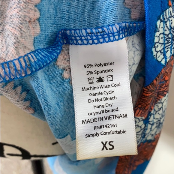 LuLaRoe Irma Top - Picture 4 of 5